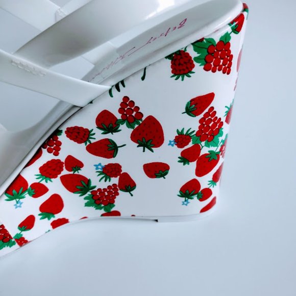 NEW BETSEY JOHNSON Shiny White Red Strawberry Design Wedge Sandal Shoes - Picture 4 of 5